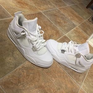 Jordan Retro 4's Pure Moneys